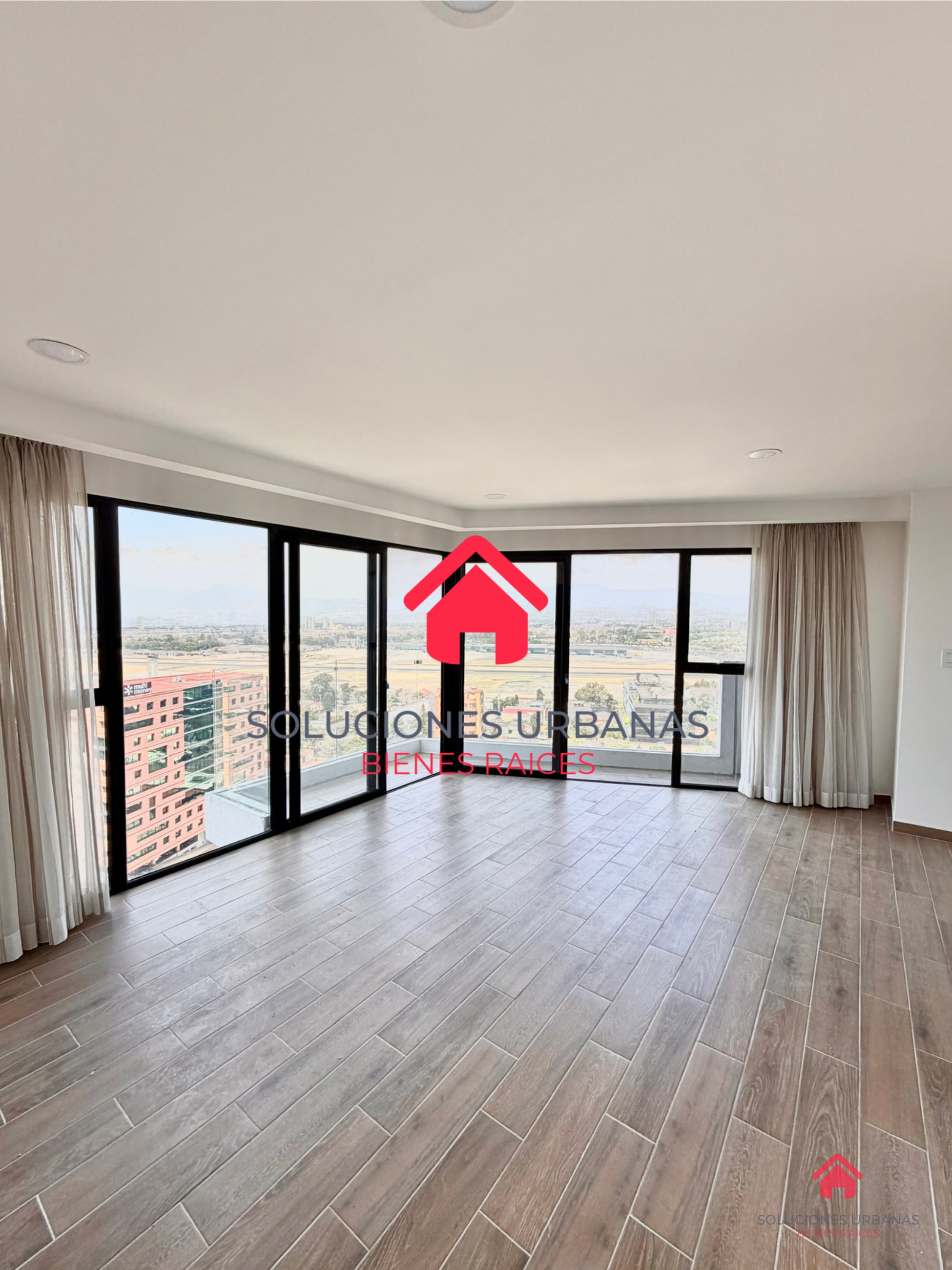 APARTAMENTO CON ESPECTACULAR VISTA Y CUARTO DE SERVICIO ZONA 14 - 2