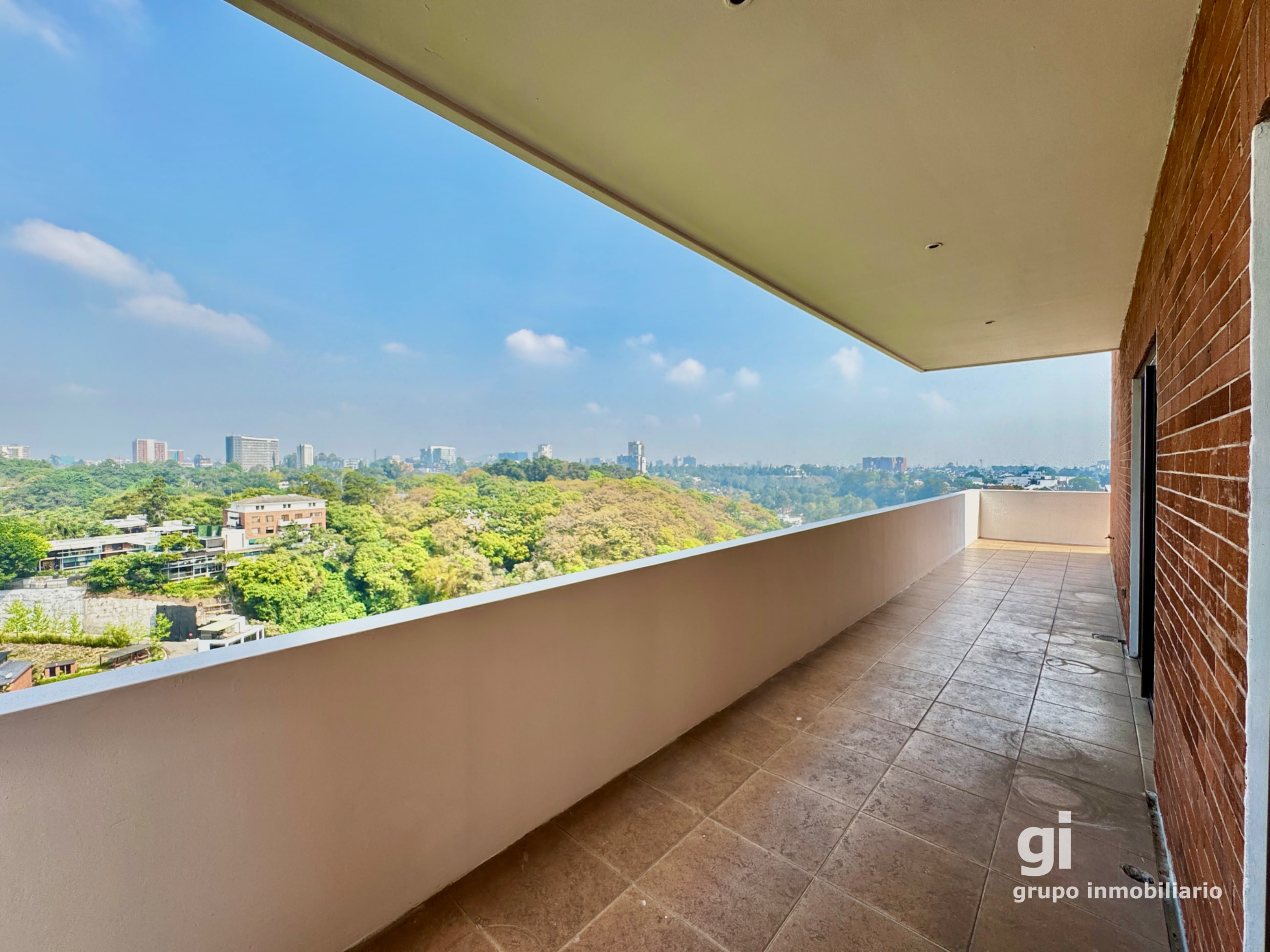 Apartamento en alquiler para quienes valoran los espacios abiertos y las vistas aseguradas - 1