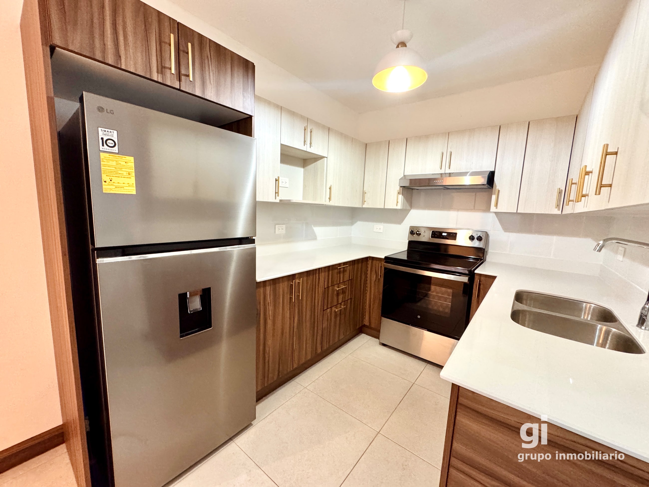 Apartamento Remodelado en Renta en Zona 10 | Excelente Ubicación - 3
