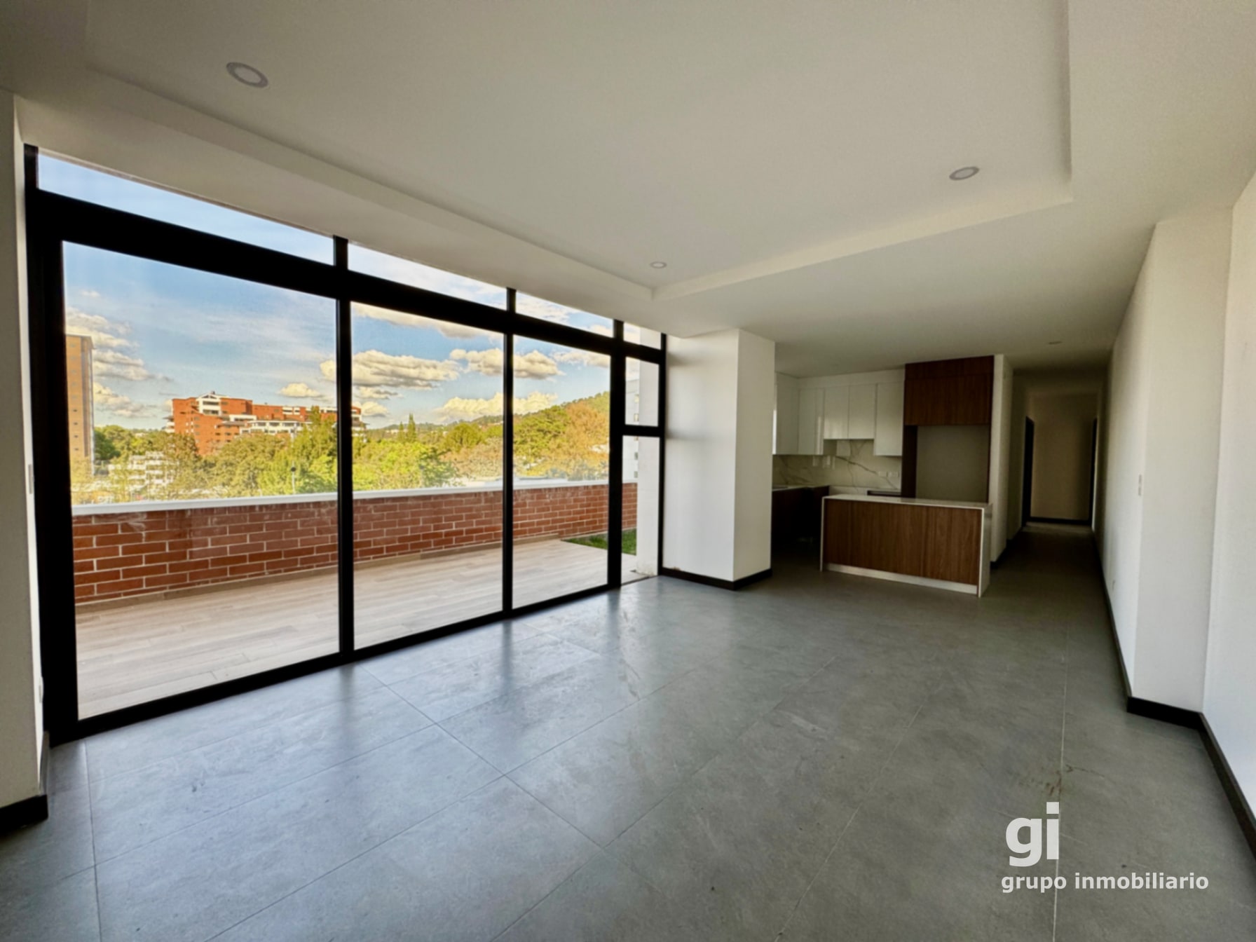 En alquiler, apartamento con jardín y vista en zona 15, 3 dormitorios — Apartamento en Alquiler en Zona 15, Guatemala, Ciudad — foto 2 de 13