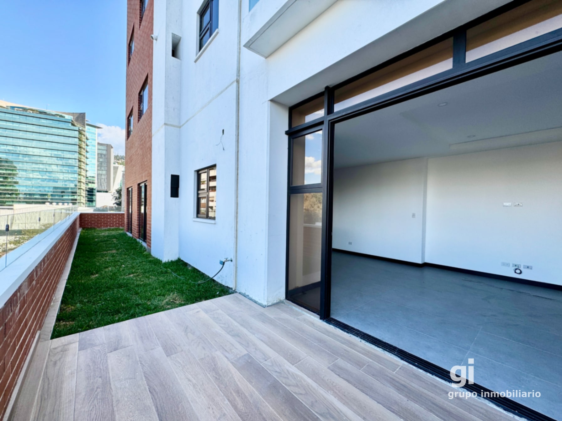 En alquiler, apartamento con jardín y vista en zona 15, 3 dormitorios — Apartamento en Alquiler en Zona 15, Guatemala, Ciudad — foto 1 de 13