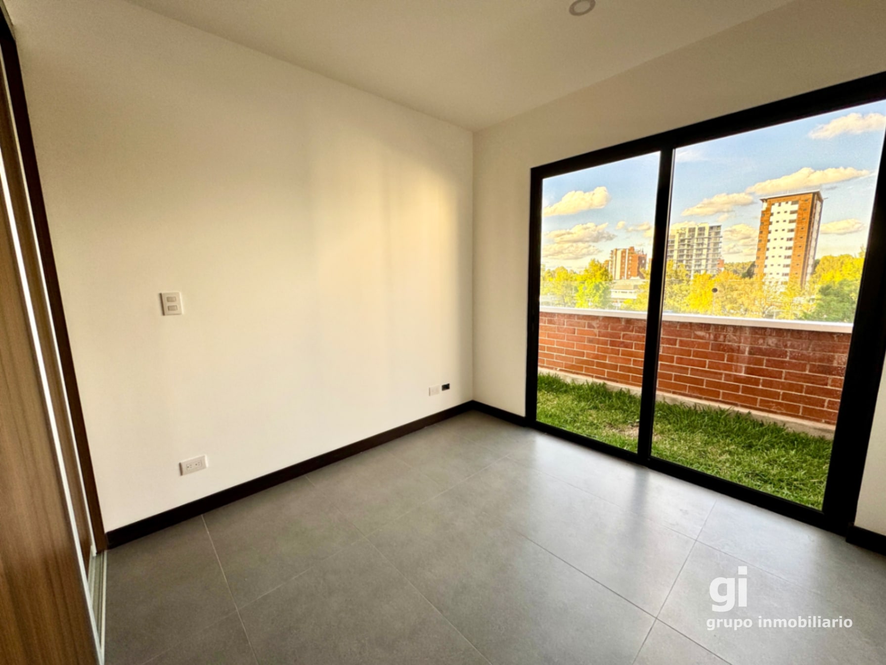 En alquiler, apartamento con jardín y vista en zona 15, 3 dormitorios — Apartamento en Alquiler en Zona 15, Guatemala, Ciudad — foto 7 de 13