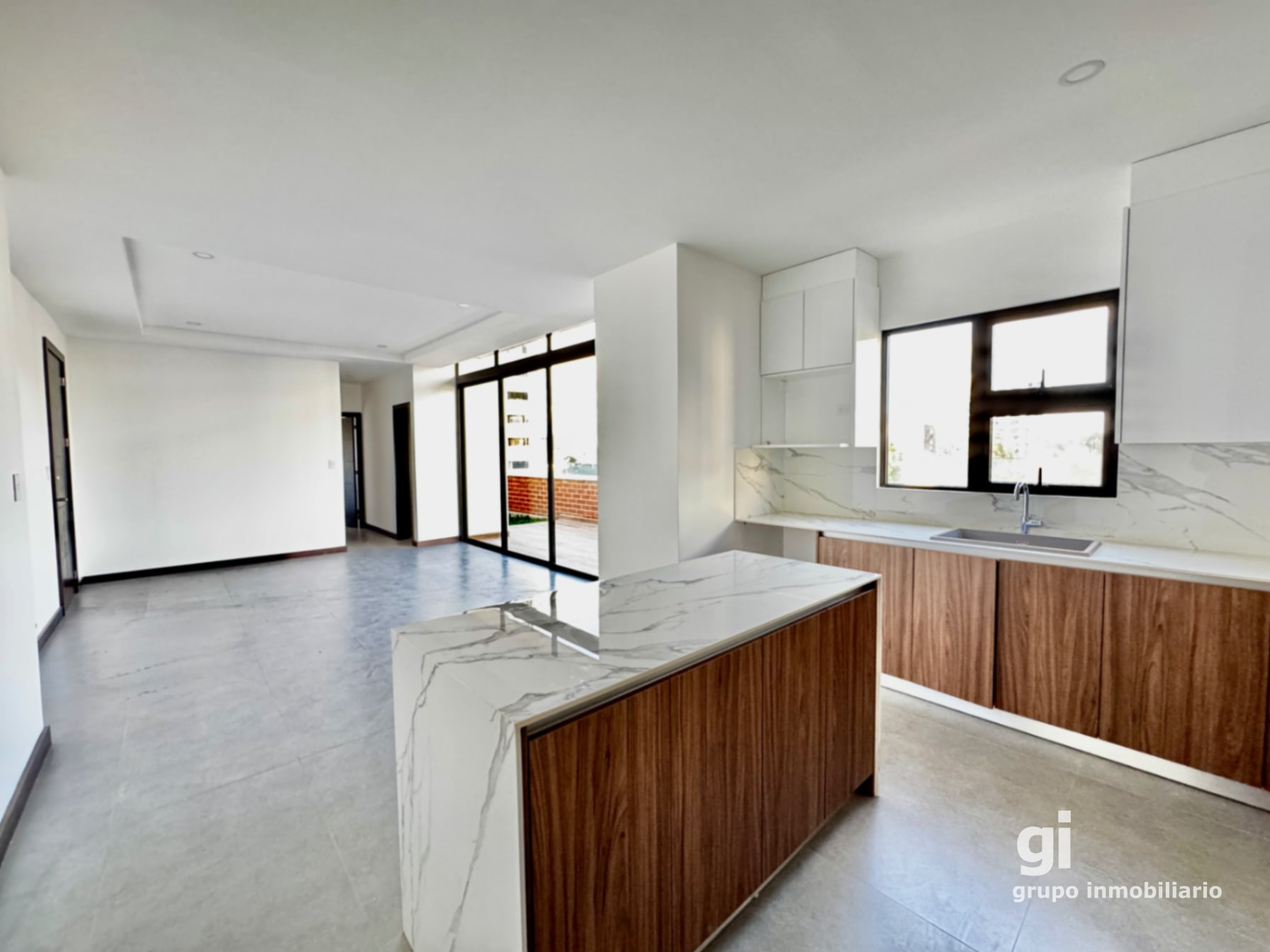 En alquiler, apartamento con jardín y vista en zona 15, 3 dormitorios — Apartamento en Alquiler en Zona 15, Guatemala, Ciudad — foto 11 de 13