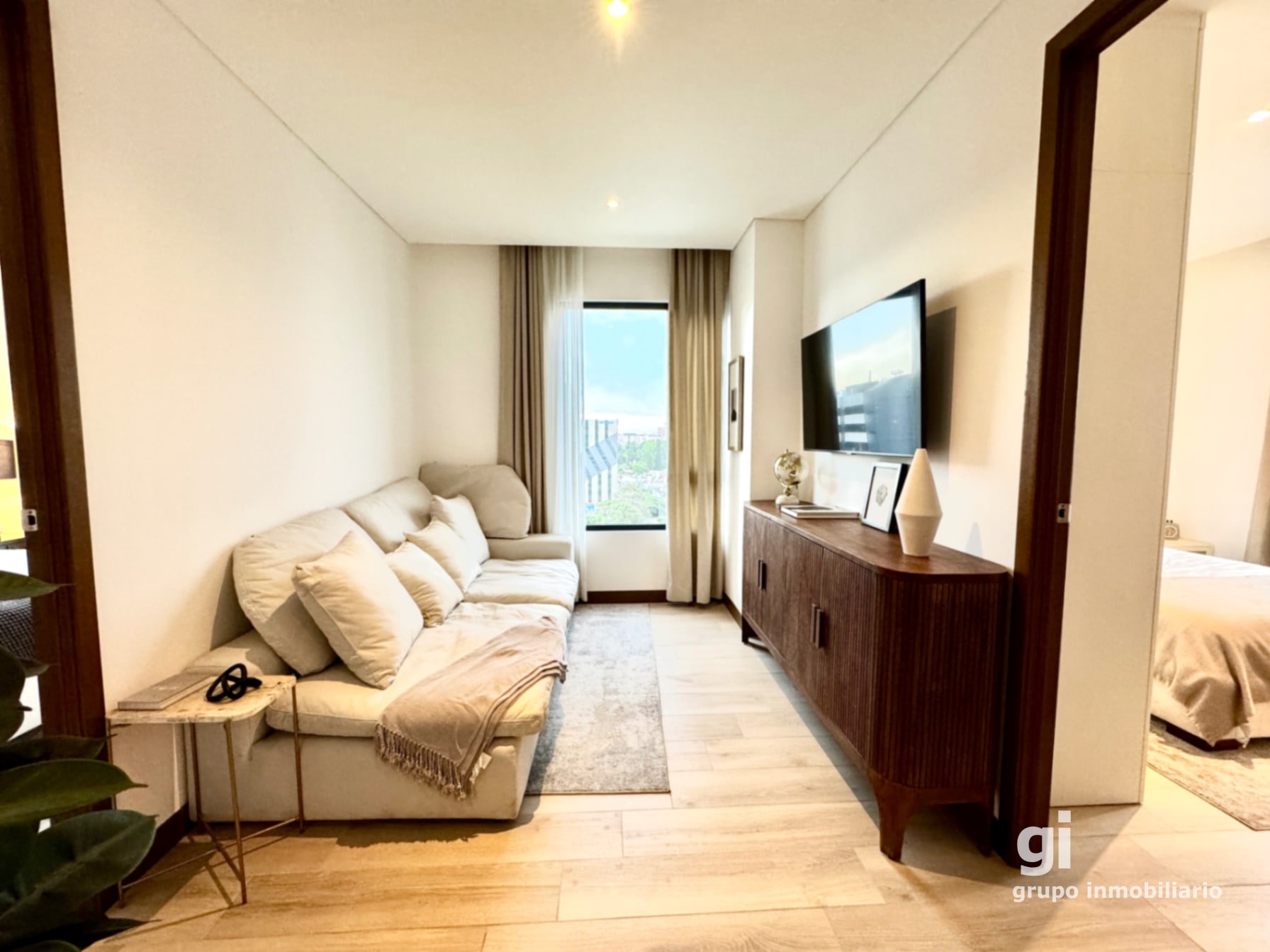 Apartamento 3 dormitorios + sala familiar — Apartamento en Venta en Zona 10, Guatemala, Ciudad — foto 1 de 17