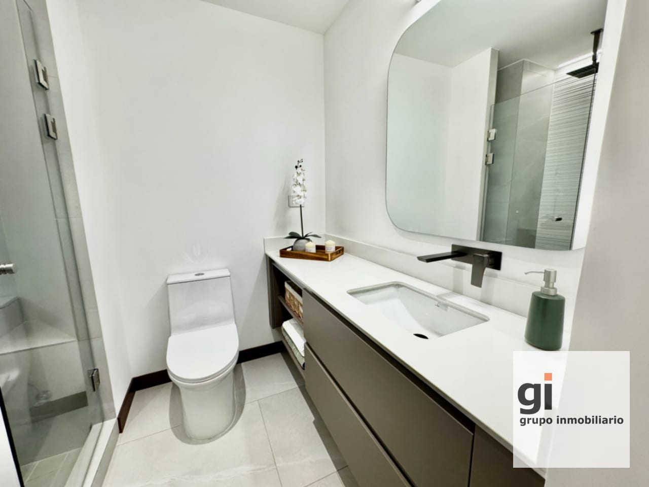 Apartamento en venta por Oakland — Apartamento en Venta en Zona 10, Guatemala, Ciudad — foto 11 de 14