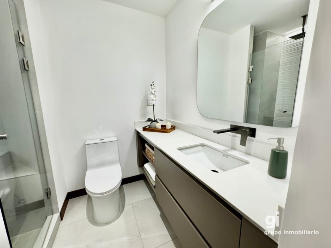 Apartamento en venta por Oakland — Apartamento en Venta en Zona 10, Guatemala, Ciudad — foto 11 de 14