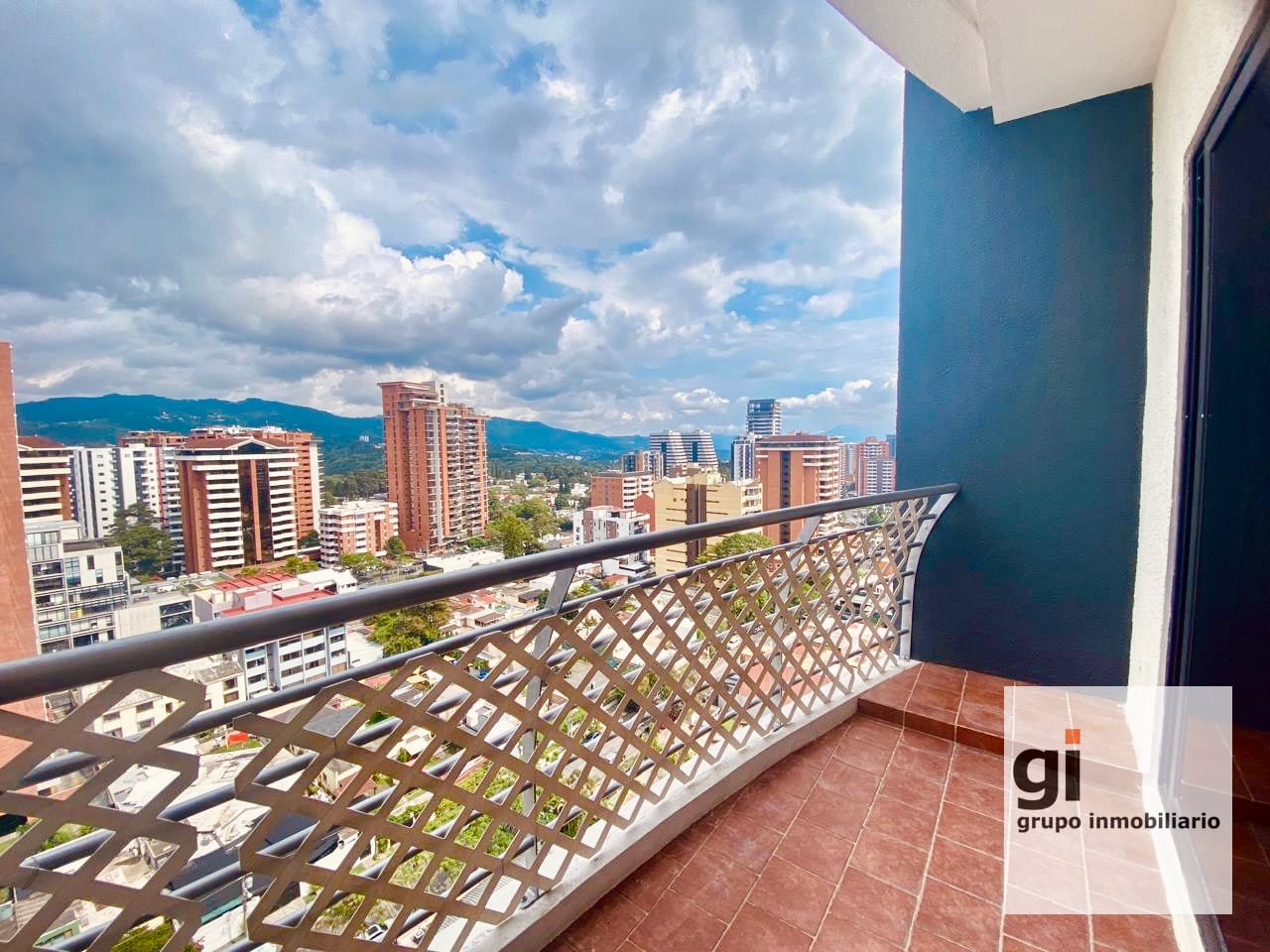 Apartamento en Venta en Zona 14 con Excelente Ubicación - Image 1