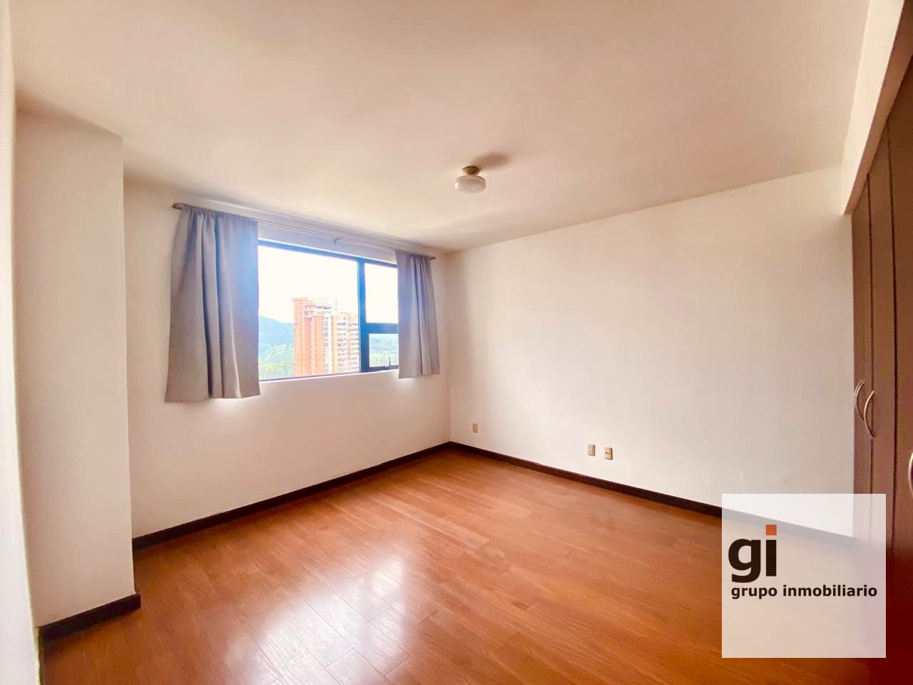 Apartamento en Venta en Zona 14 con Excelente Ubicación - Image 5