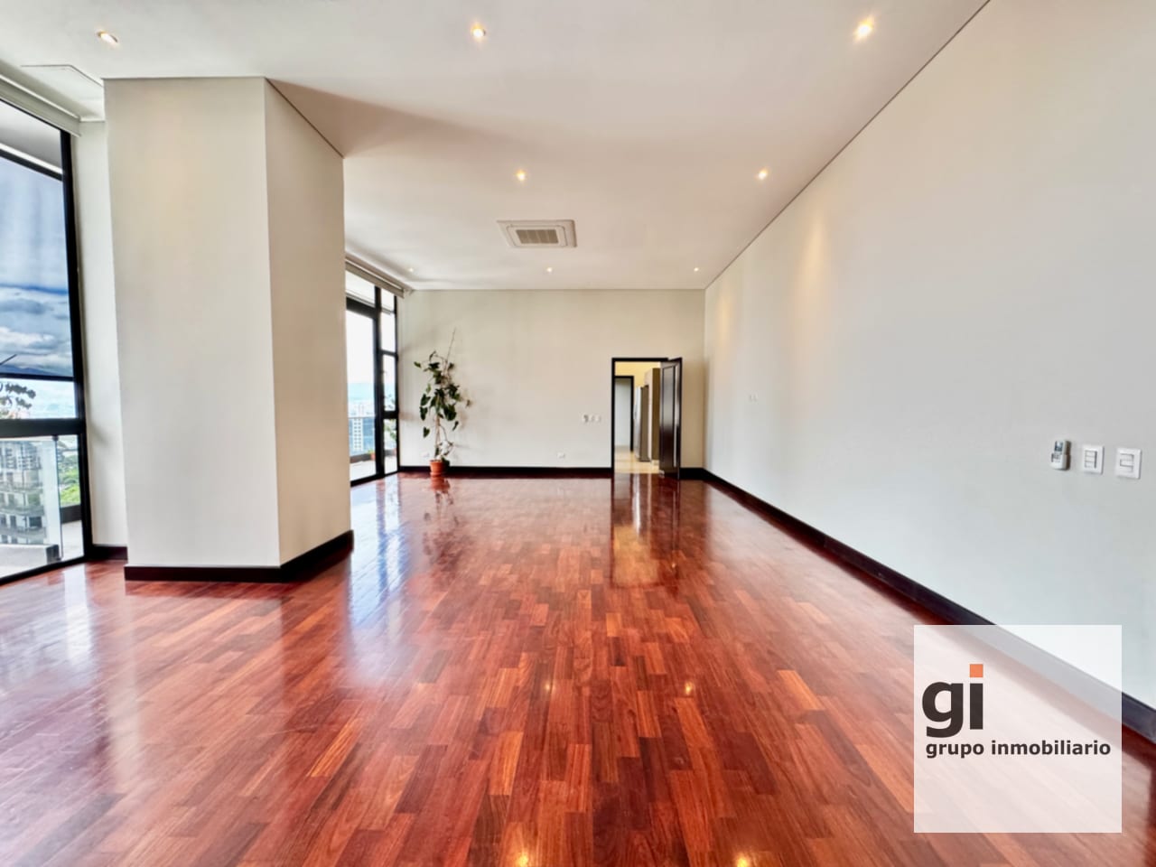 Apartamento en alquiler zona 14 — Apartamento en Venta en Zona 14, Guatemala, Ciudad — foto 1 de 14