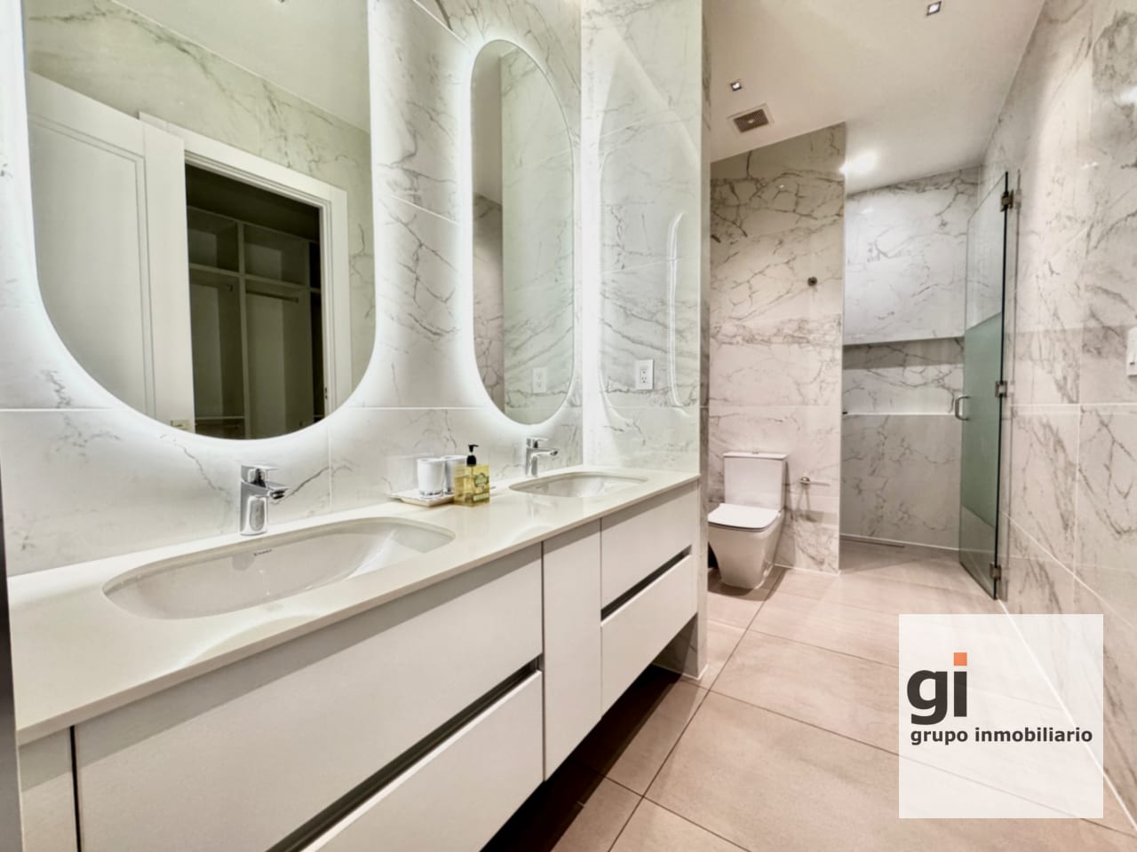 Apartamento de 2 dormitorios en venta en Oakland — Apartamento en Venta en Zona 10, Guatemala, Ciudad — foto 10 de 11