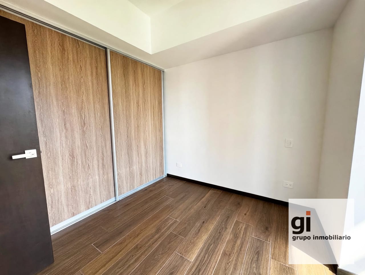Apartamento de 1 dormitorio en venta por CC La Estación — Apartamento en Venta en Zona 10, Guatemala, Ciudad — foto 3 de 17