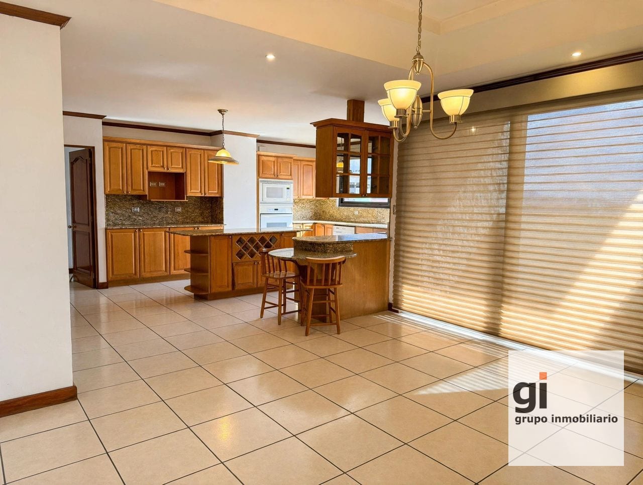 Apartamento de 4 dormitorios amplio en venta en zona 10 — Apartamento en Venta en Zona 10, Guatemala, Ciudad — foto 6 de 7