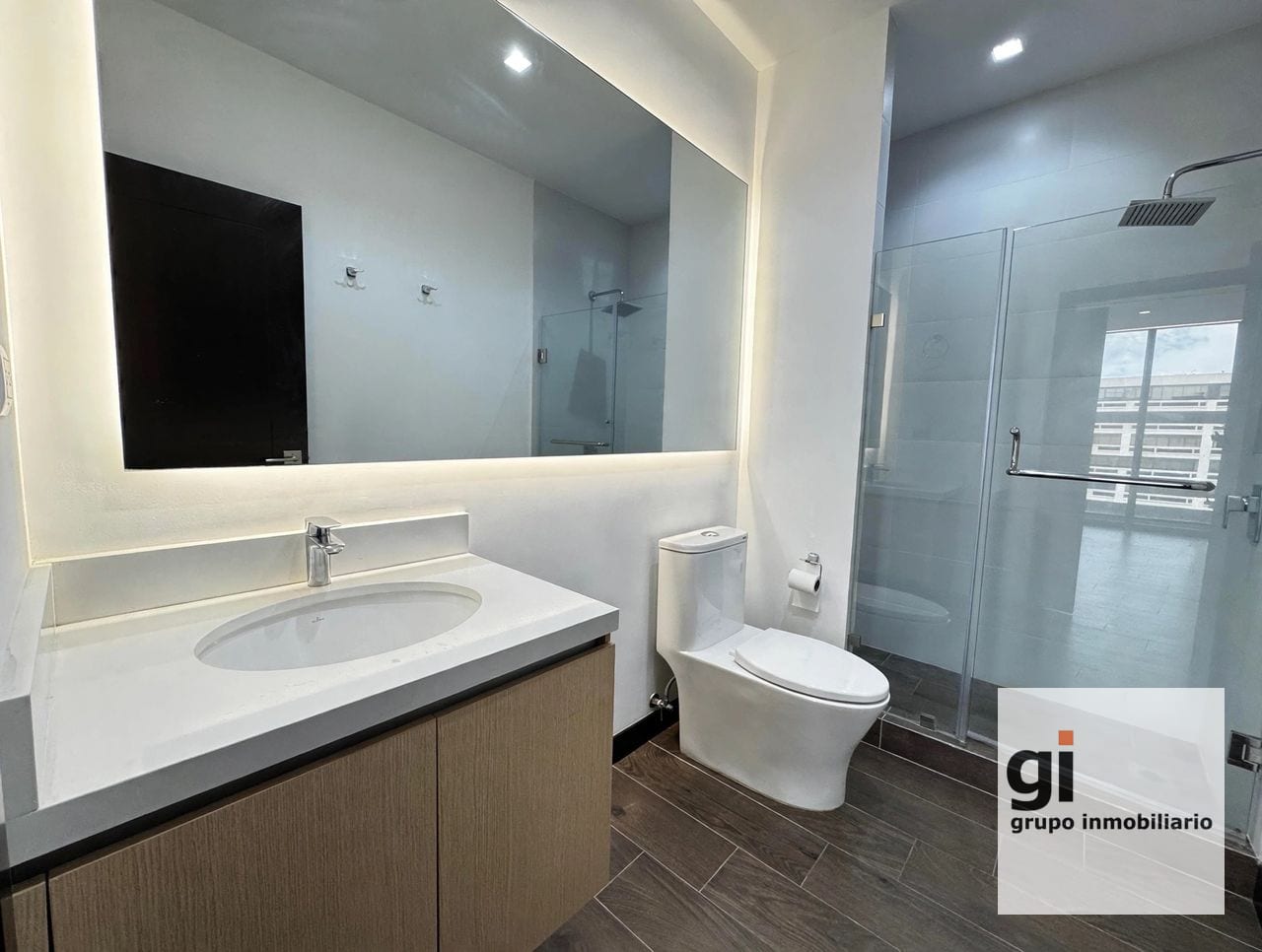 Apartamento de 2 dormitorios en alquiler sobre Diagonal 6, zona 10 — Apartamento en Alquiler en Zona 10, Guatemala, Ciudad — foto 9 de 15