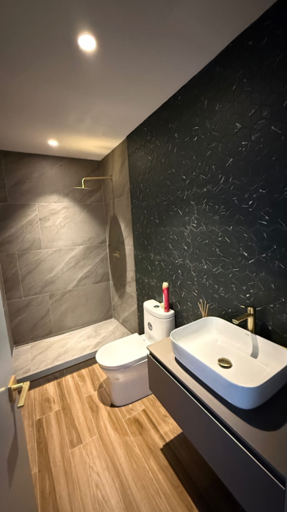 Apartamento en renta Atarah zona 10 — Apartamento en Alquiler en Atarah, Zona 10, Guatemala, Ciudad — foto 4 de 17