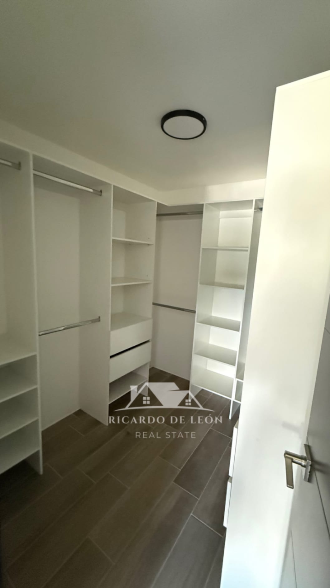 Apartamento en renta Segheria zona 14 — Apartamento en Alquiler en Segheria, Zona 14, Guatemala, Ciudad — foto 8 de 10