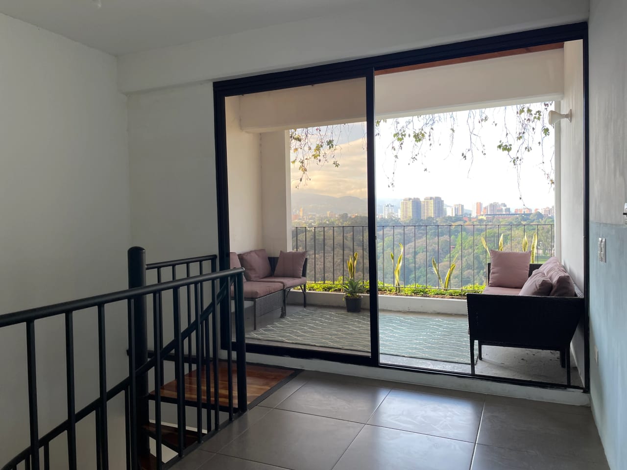Apartamento Amueblado de 1 Habitación en zona 10 — Apartamento en Alquiler en Ciudad Vieja, Zona 10, Guatemala, Ciudad — foto 10 de 14