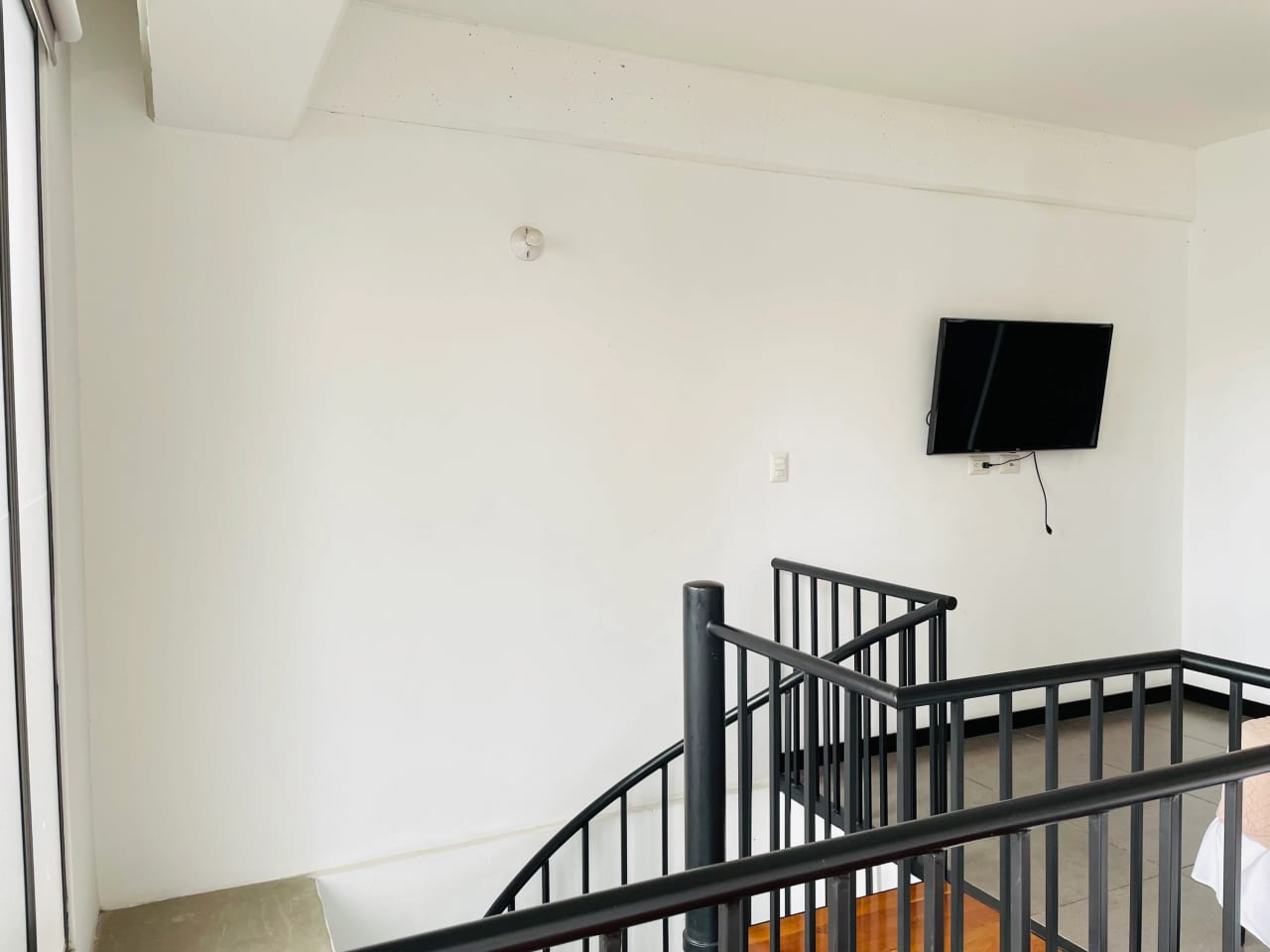 Apartamento de 1 Habitación con Jardín en zona 10 — Apartamento en Alquiler en Ciudad Vieja, Zona 10, Guatemala, Ciudad — foto 8 de 12