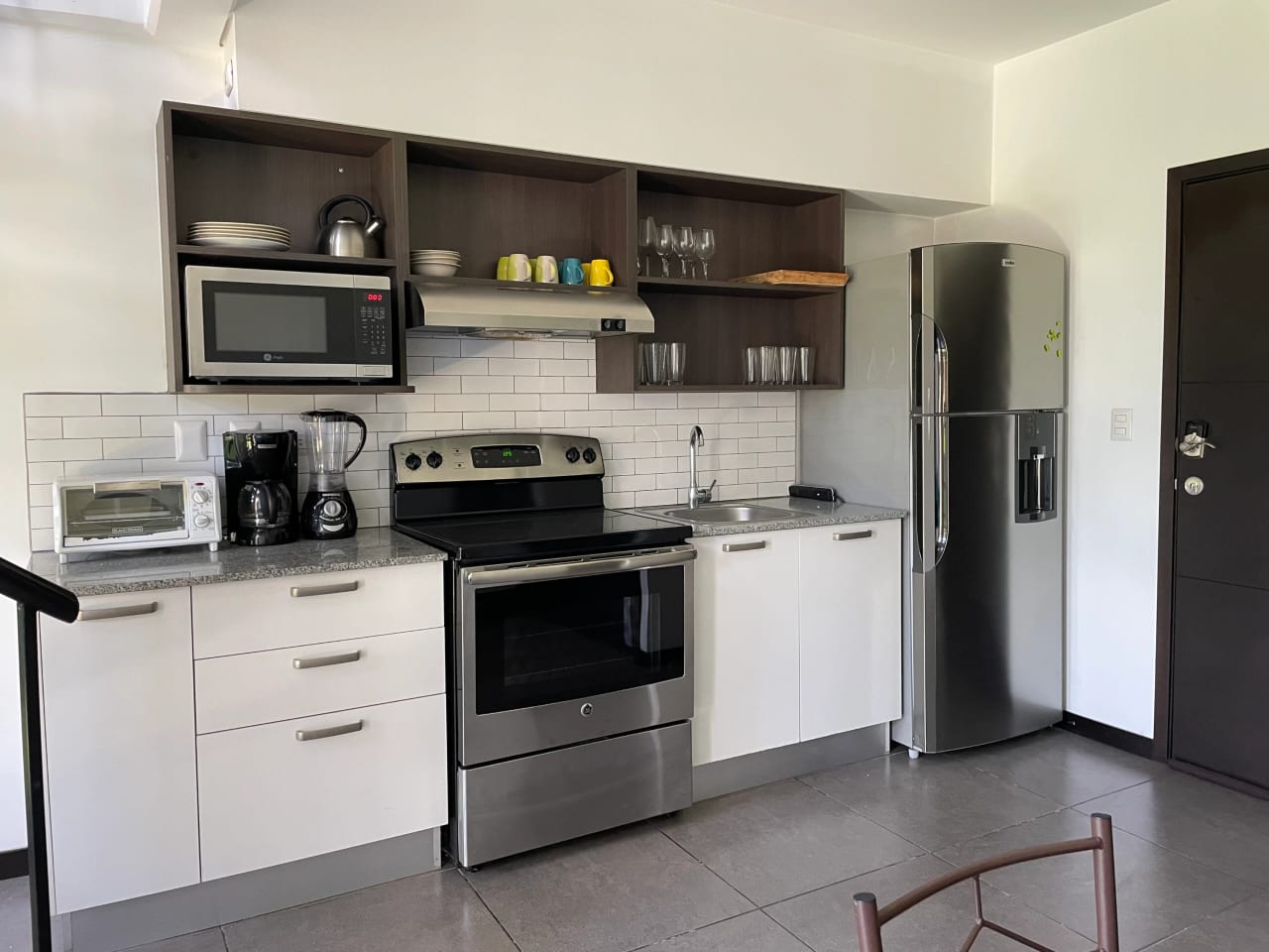 Apartamento Amueblado de 1 Habitación con Jardín — Apartamento en Alquiler en Ciudad Vieja, Zona 10, Guatemala, Ciudad — foto 5 de 14