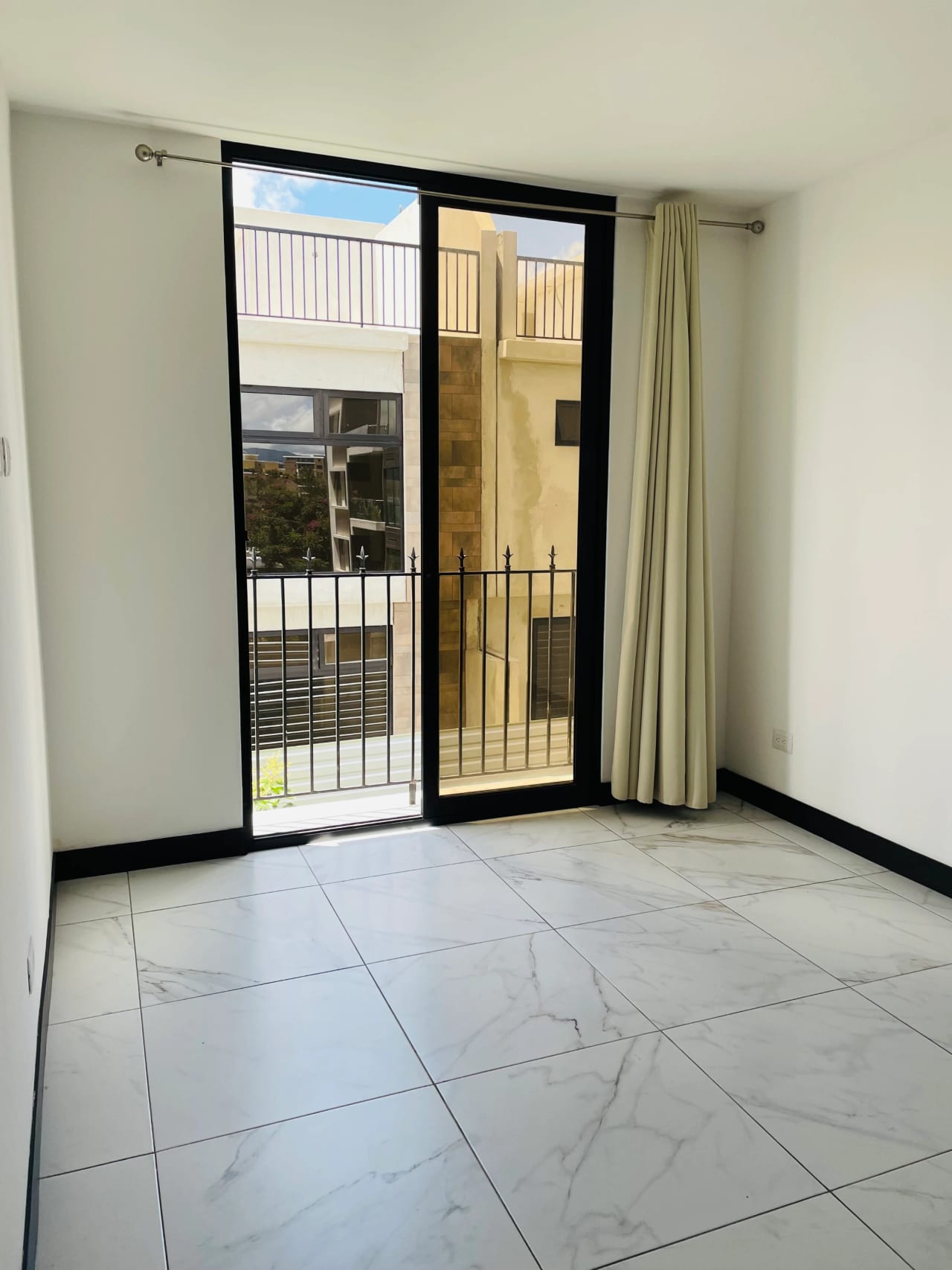 Apartamento de 1 Habitación en zona 15 Vista Hermosa 1 — Apartamento en Alquiler en Vista Hermosa I, Zona 15, Guatemala, Ciudad — foto 9 de 12