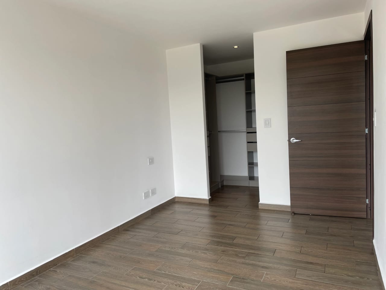 Apartamento de 2 Habitaciones en Parque 15 — Apartamento en Alquiler en Parque 15, Zona 15, Guatemala, Ciudad — foto 8 de 16