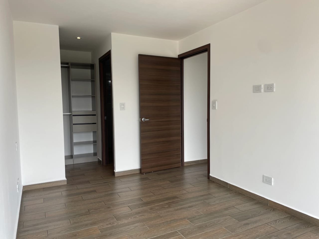 Apartamento de 2 Habitaciones en Parque 15 — Apartamento en Alquiler en Parque 15, Zona 15, Guatemala, Ciudad — foto 7 de 14