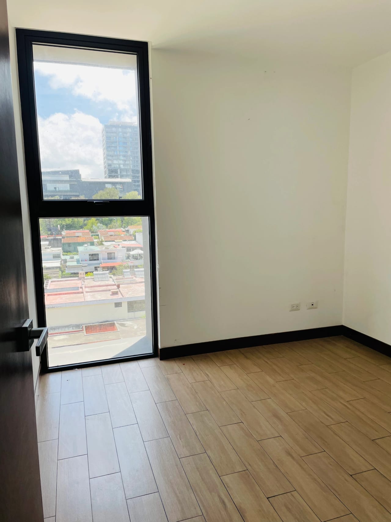 Lindo Apartamento de 2 Habitaciones en Vista Hermosa 2 — Apartamento en Alquiler en Vista Hermosa II, Zona 15, Guatemala, Ciudad — foto 5 de 12