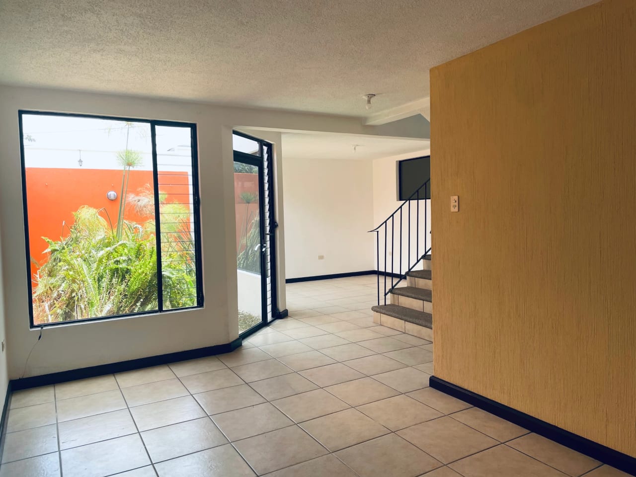 Alquilo Casa en Los Manantiales Km 19 a San José Pinula — Apartamento en Alquiler en San José Pinula, Guatemala, Ciudad — foto 2 de 16