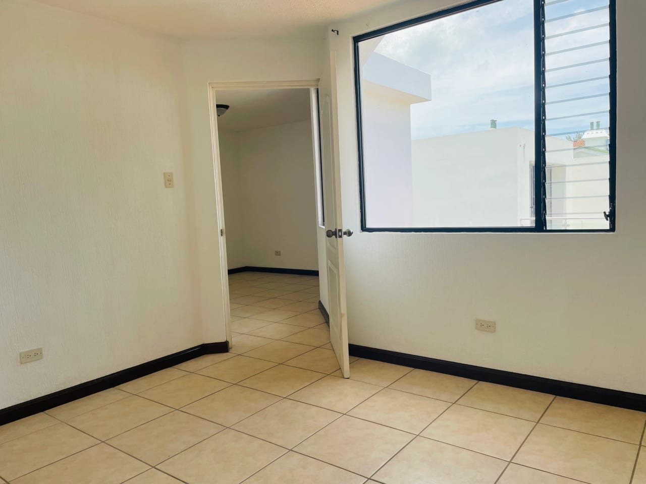 Alquilo Casa en Los Manantiales Km 19 a San José Pinula — Apartamento en Alquiler en San José Pinula, Guatemala, Ciudad — foto 10 de 16