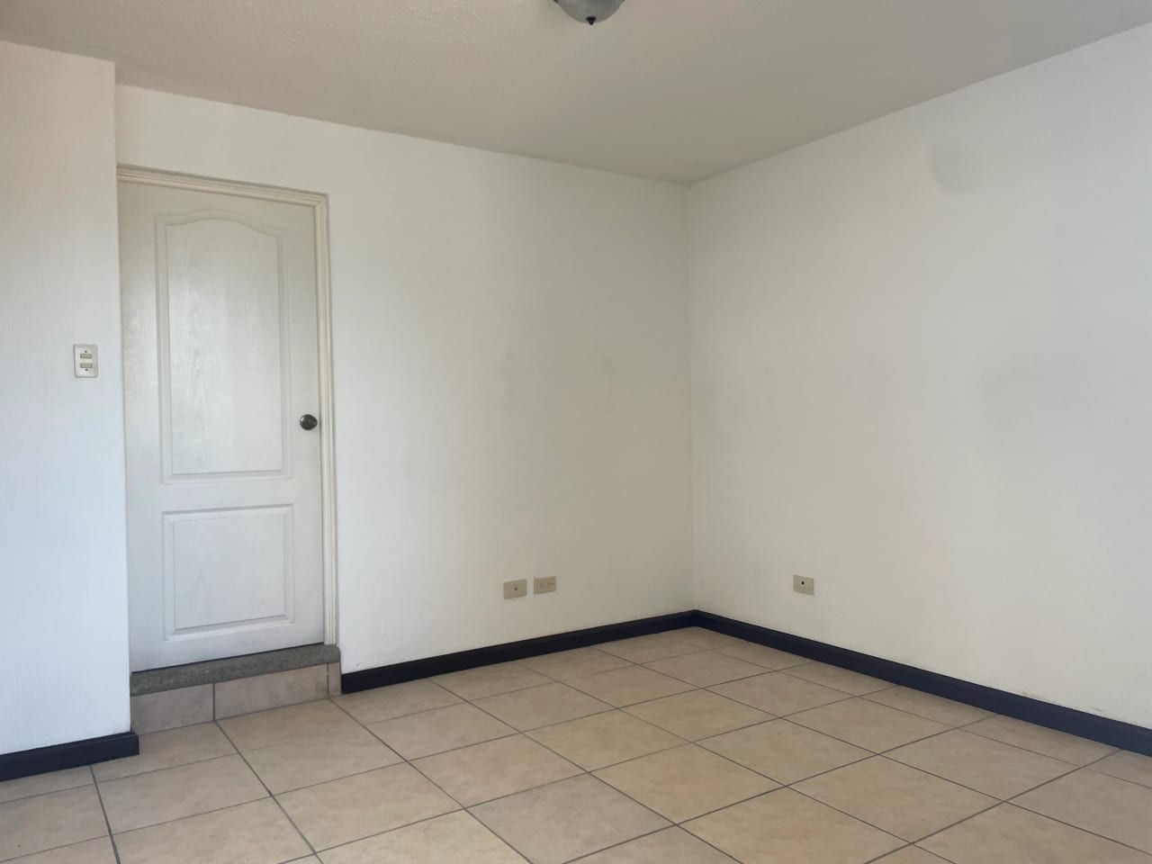Alquilo Casa en Los Manantiales Km 19 a San José Pinula — Apartamento en Alquiler en San José Pinula, Guatemala, Ciudad — foto 13 de 16