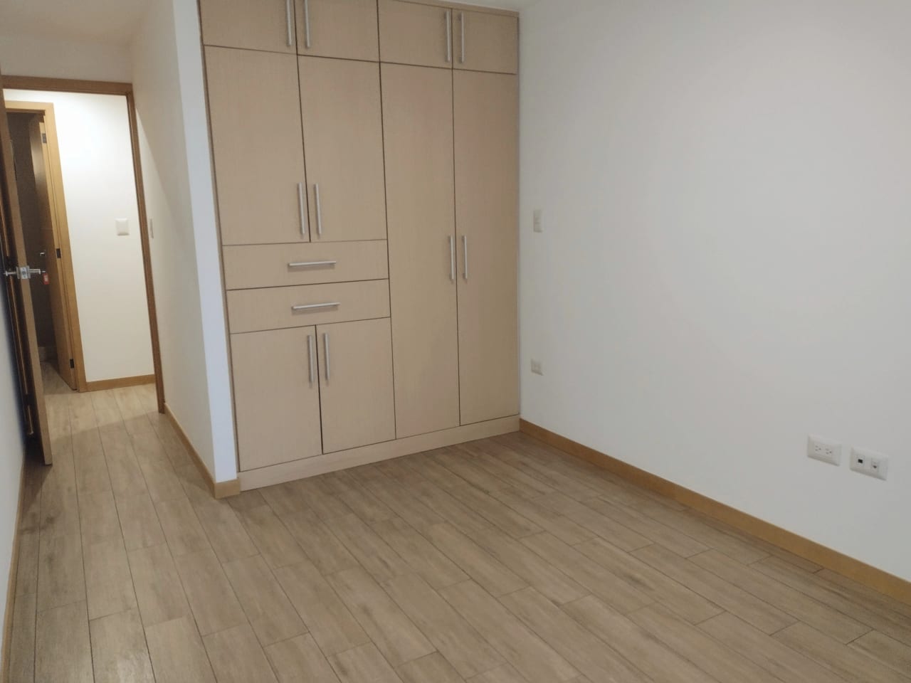 Apartamento de 2 Habitaciones en zona 10 — Apartamento en Alquiler en Zona 10, Guatemala, Ciudad — foto 12 de 17