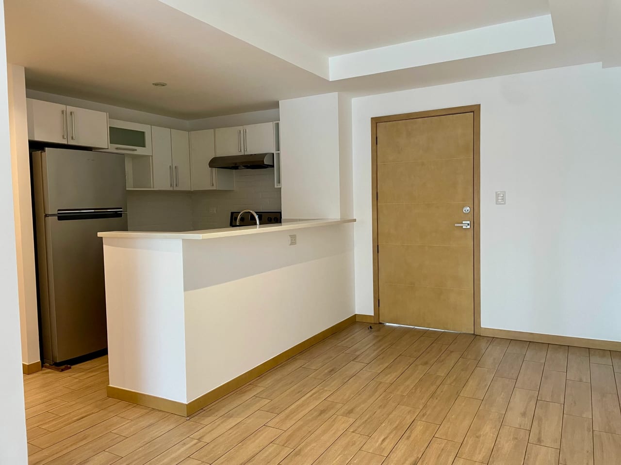 Apartamento de 2 Habitaciones en zona 10 Boulevard Los Próceres — Apartamento en Alquiler en Zona 10, Guatemala, Ciudad — foto 1 de 16