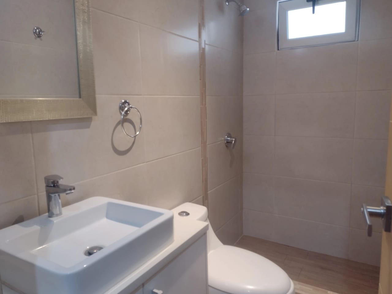 Apartamento de 2 Habitaciones en zona 10 Boulevard Los Próceres — Apartamento en Alquiler en Zona 10, Guatemala, Ciudad — foto 10 de 16