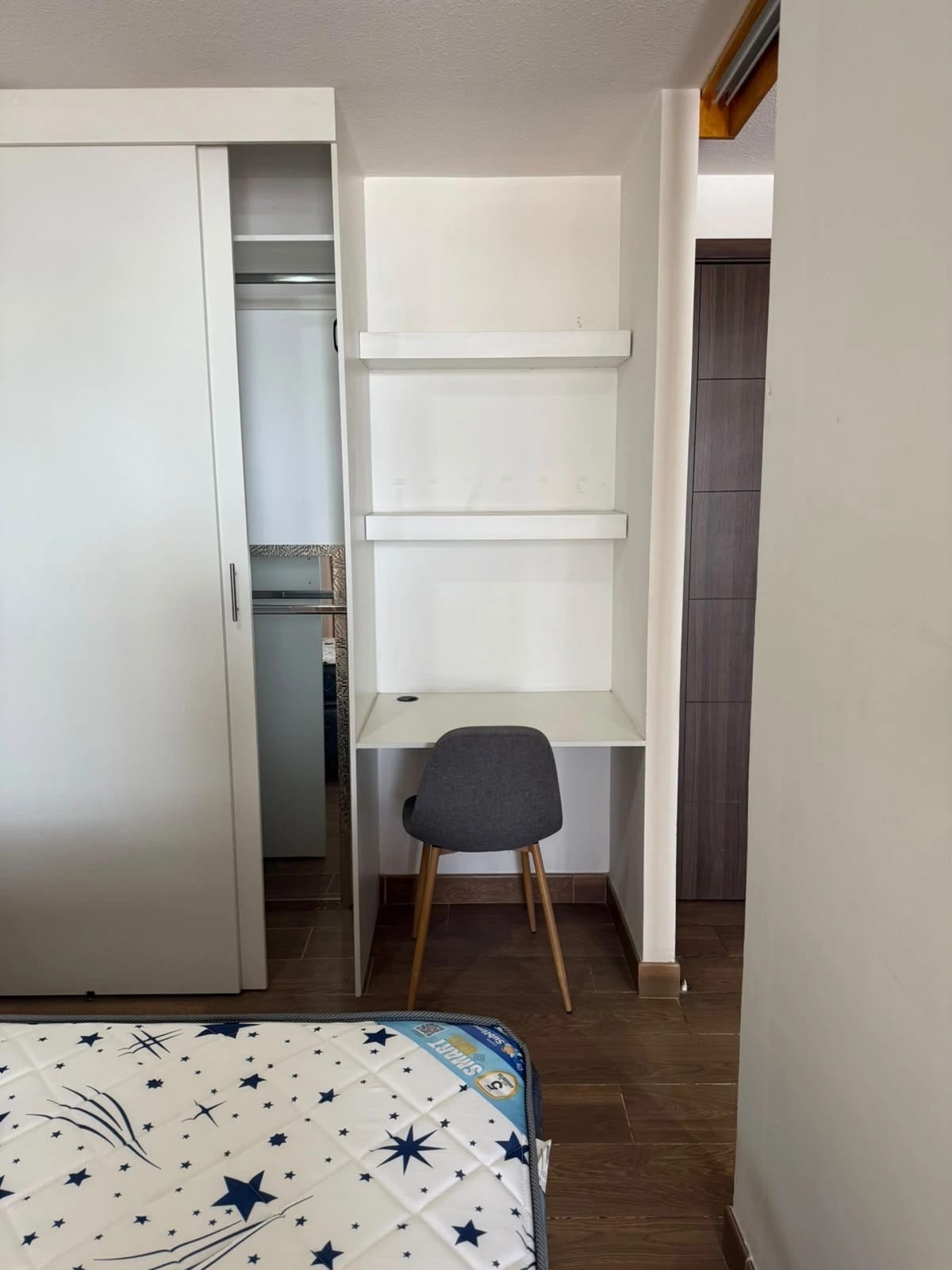 Apartamento de 1 Habitación Semi-amueblado en zona 2 — Apartamento en Alquiler en Zona 2, Guatemala, Ciudad — foto 13 de 14
