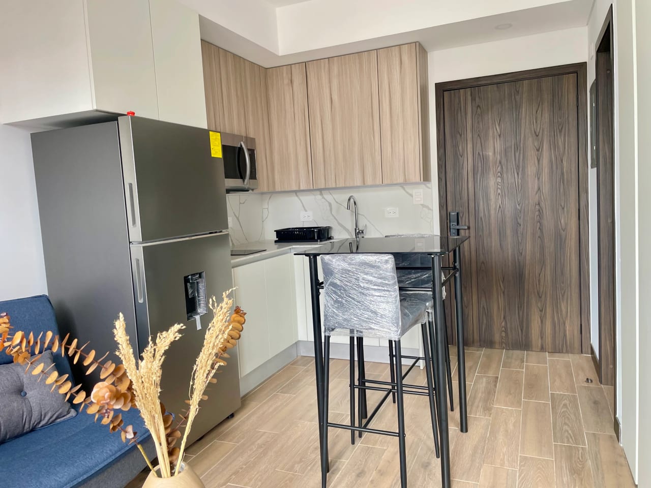 Apartamento Nuevo Amueblado a una cuadra de Avenida Las Américas — Apartamento en Alquiler en Inara Americas, Zona 13, Guatemala, Ciudad — foto 1 de 14