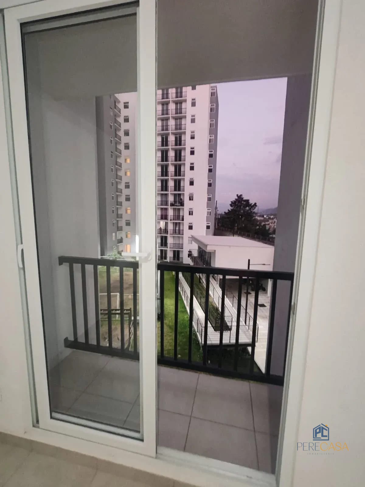 EXCELENTE APARTAMENTO EN VIAS DE SAN RAFAEL ZONA 18 — Apartamento en Alquiler en Zona 18, Guatemala, Ciudad — foto 9 de 9
