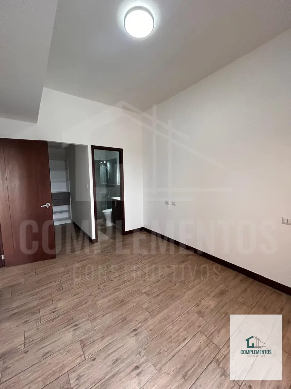 Casalini Diagonal 6, Apartamento en Renta zona 10 — Apartamento en Alquiler en Casalini Diagonal 6, Zona 10, Guatemala, Ciudad — foto 9 de 10