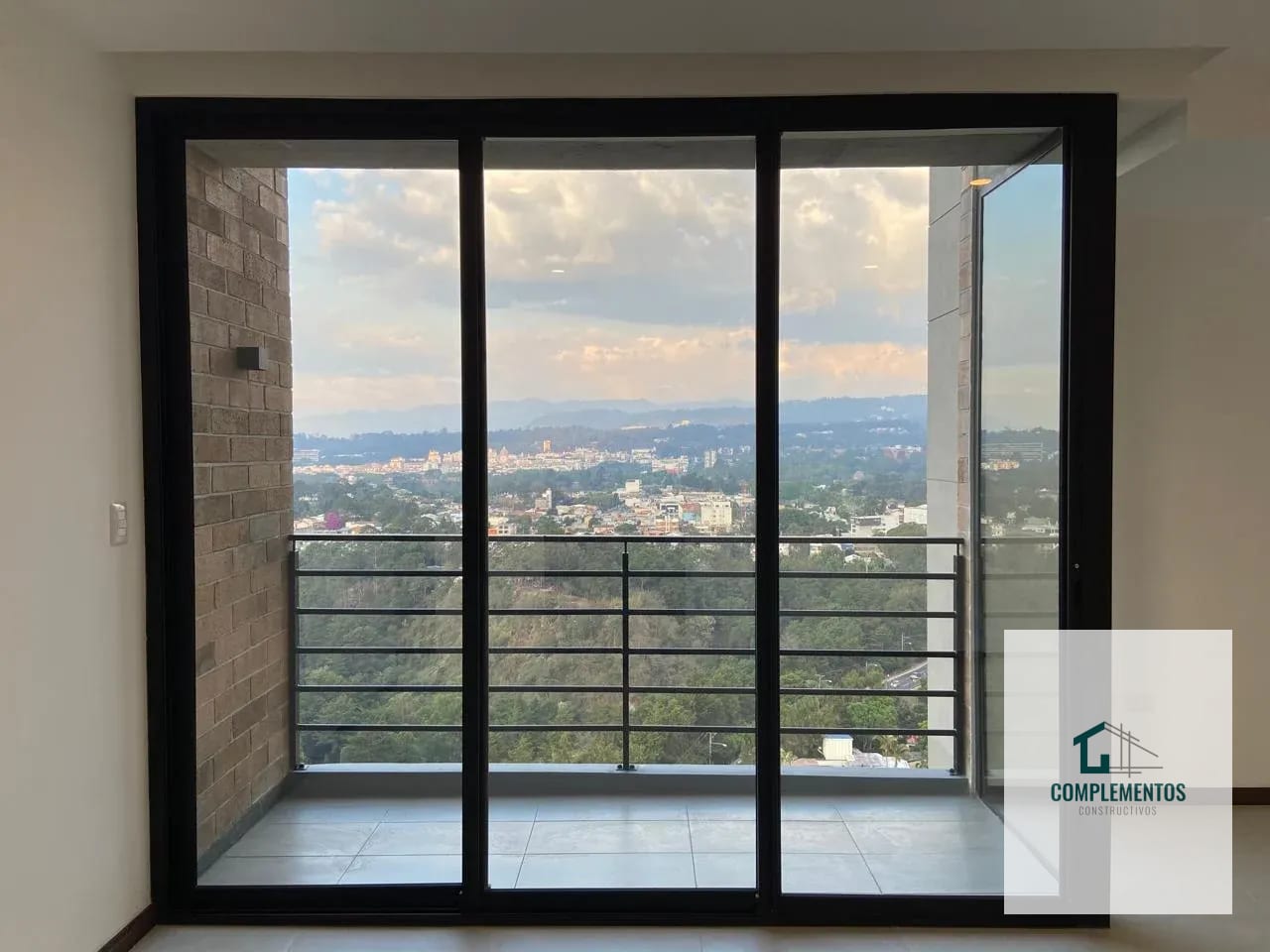 Mira, Apartamento en Venta zona 10, 2 hab. 98.5 m² — Apartamento en Venta en Mira, Zona 10, Guatemala, Ciudad — foto 4 de 8