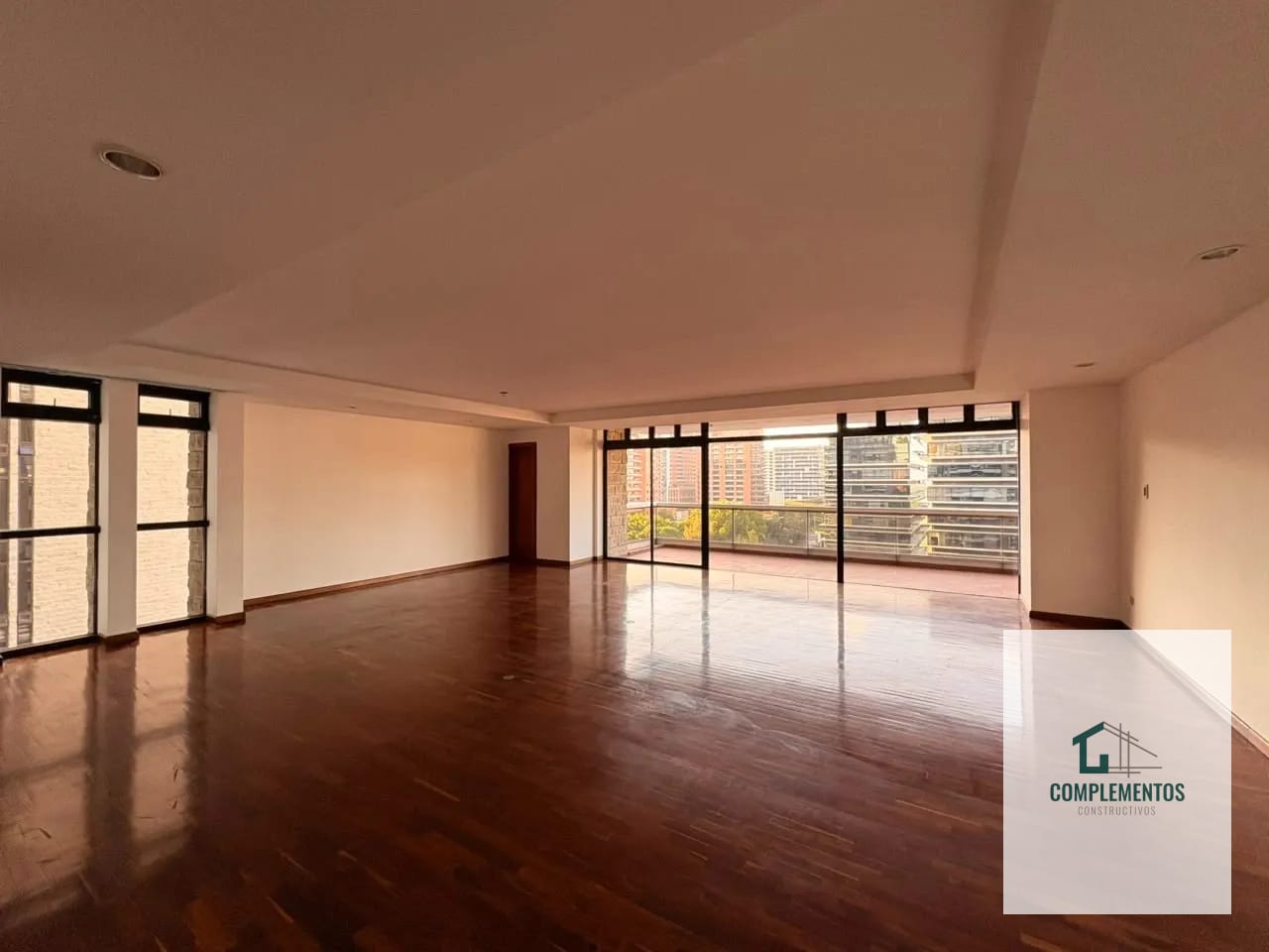 Tiffany 1, Apartamento en renta en zona 10, 3hab, 350m² — Apartamento en Alquiler en Tiffany, Zona 10, Guatemala, Ciudad — foto 2 de 6