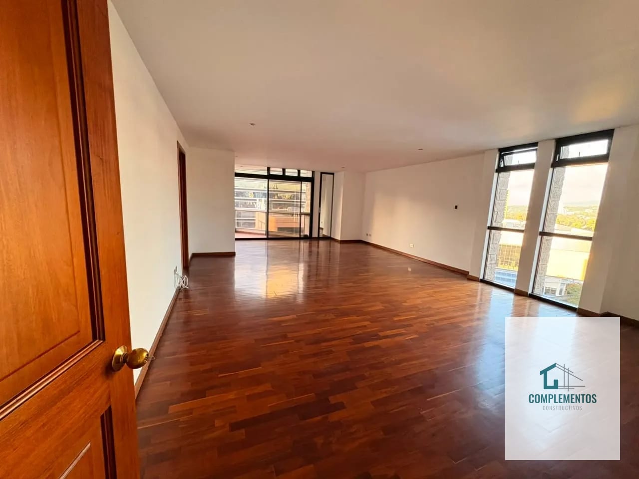 Tiffany 1, Apartamento en renta en zona 10, 3hab, 350m² — Apartamento en Alquiler en Tiffany, Zona 10, Guatemala, Ciudad — foto 4 de 6