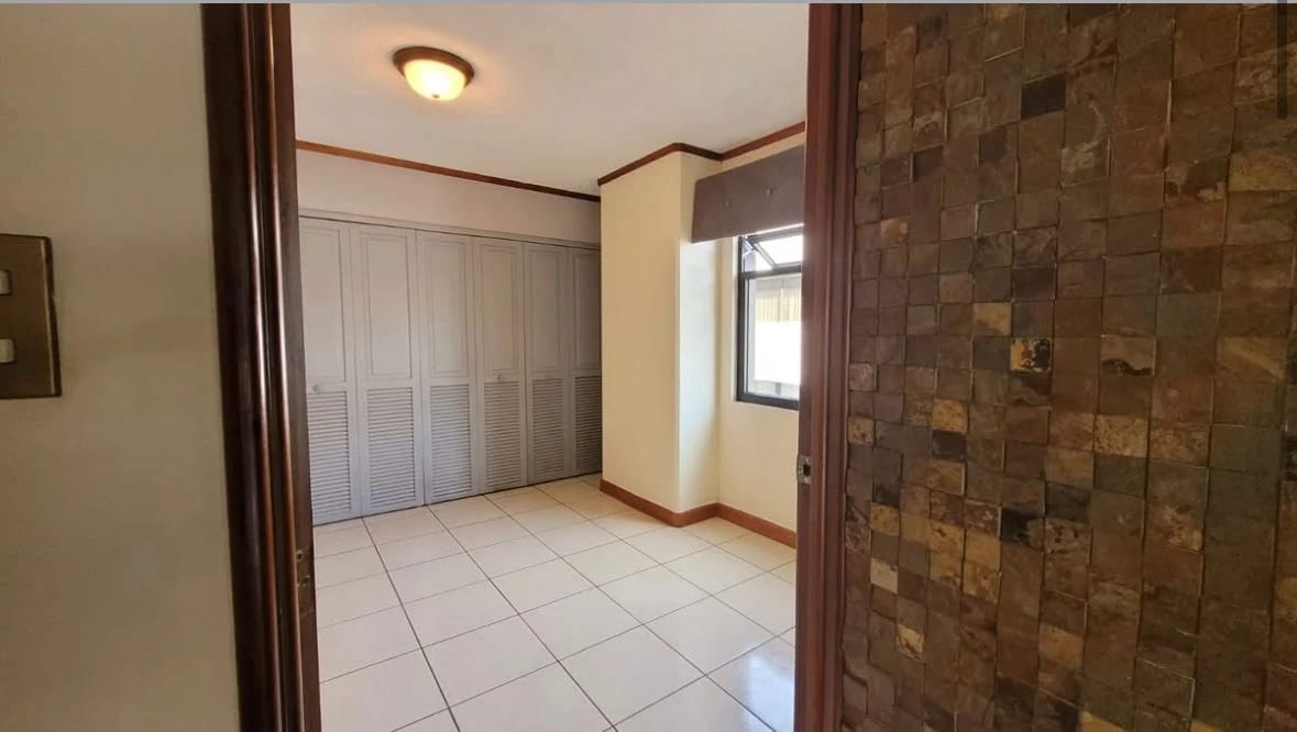 APARTAMENTO EN ALQUILER EN ZONA 14 EDIFICIO BOHEMIA — Apartamento en Alquiler en Zona 15, Guatemala, Ciudad — foto 4 de 9