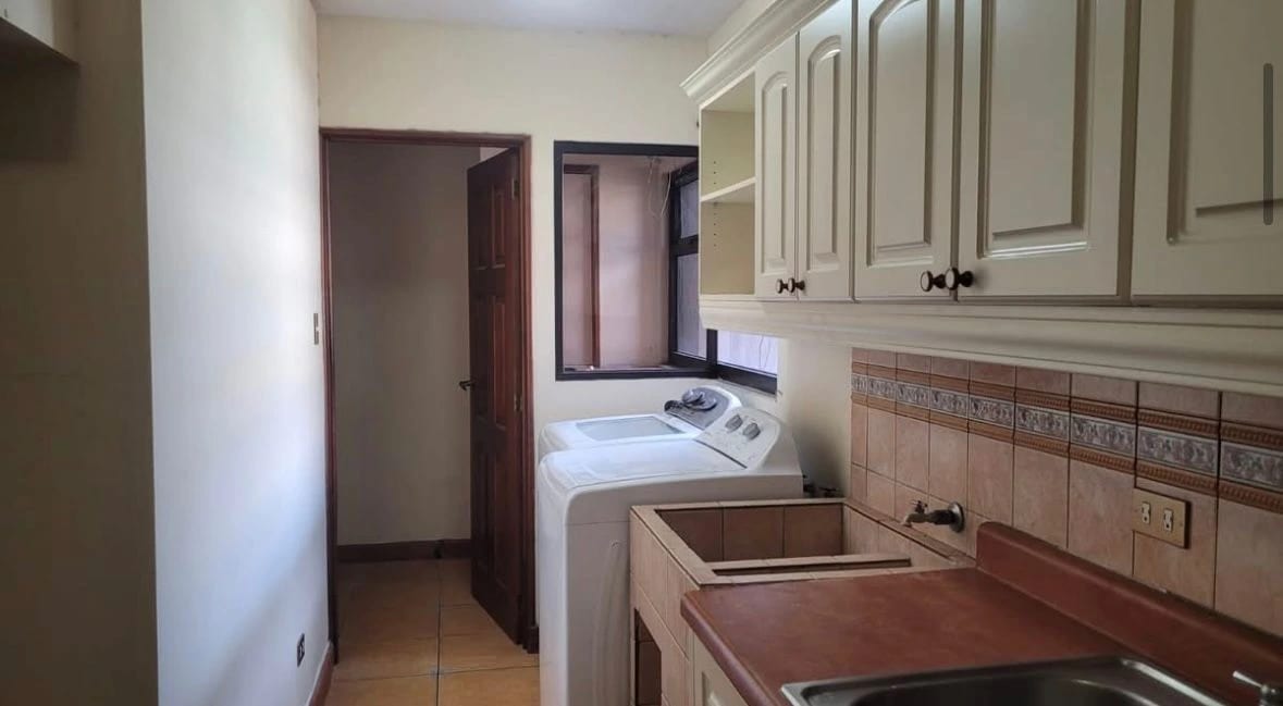 APARTAMENTO EN ALQUILER EN ZONA 14 EDIFICIO BOHEMIA — Apartamento en Alquiler en Zona 15, Guatemala, Ciudad — foto 8 de 9