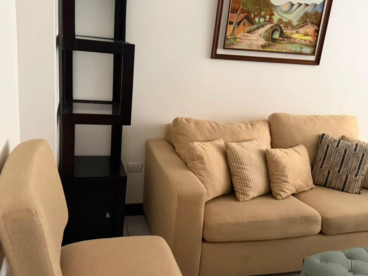 ALQUILO APARTAMENTO EN EDIFICIO PEQUEÑO, HACIENDA REAL ZONA 16 — Apartamento en Alquiler en Hacienda Real, Zona 16, Guatemala, Ciudad — foto 3 de 7