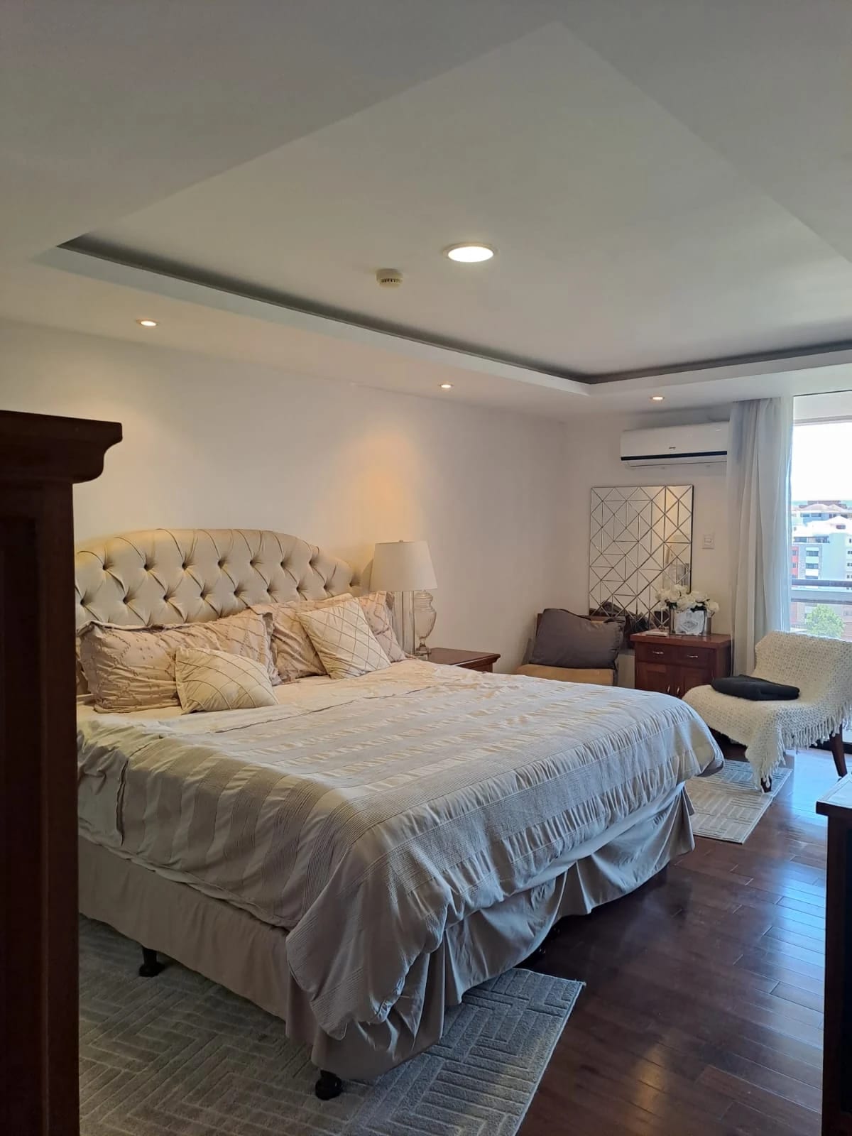 APARTAMENTO EN ALQUILER EN ZONA 10 EDIFICIO TIFFANY II - Image 2