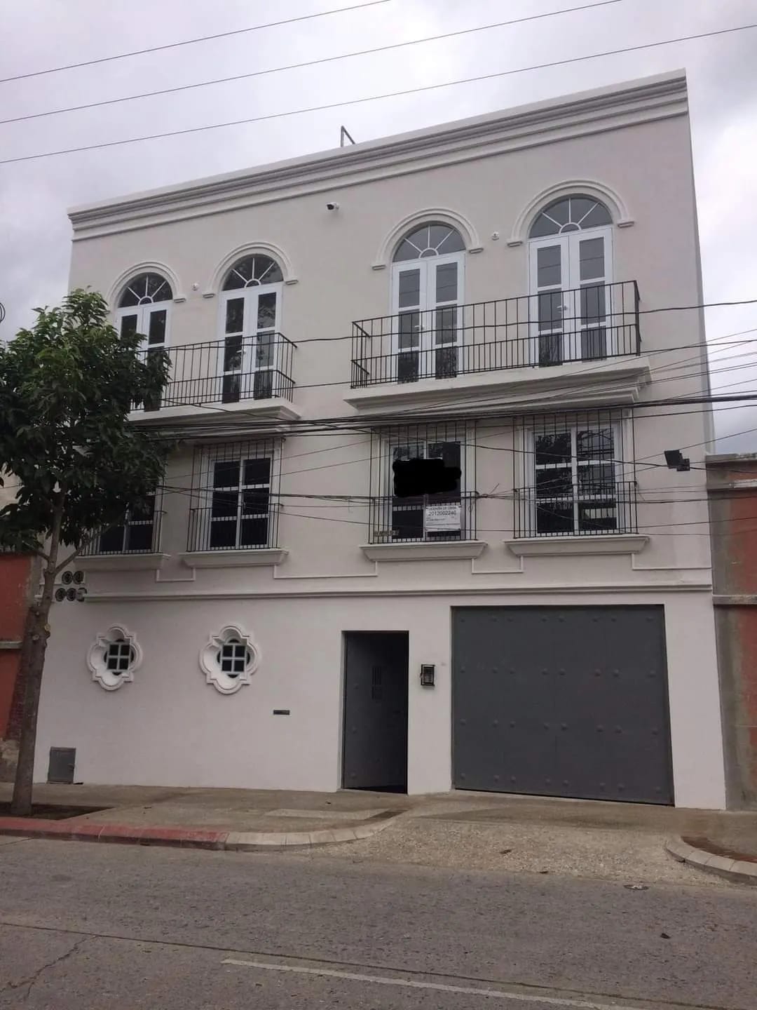 VENDO DOS APARTAMENTOS EN LA ZONA 1 - Image 1