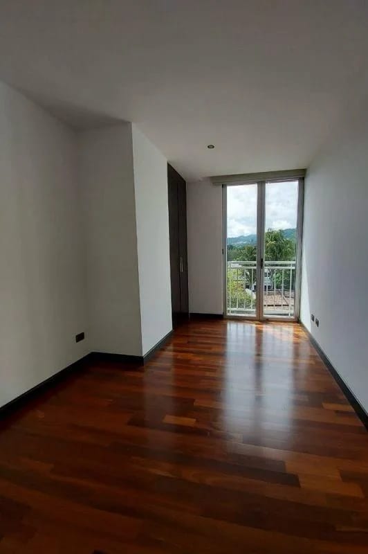 Apartamento en Venta, Amplio E Iluminado en Edificio Midori Vh I Zona — Apartamento en Venta en Midori, Zona 15, Guatemala, Ciudad — foto 4 de 8