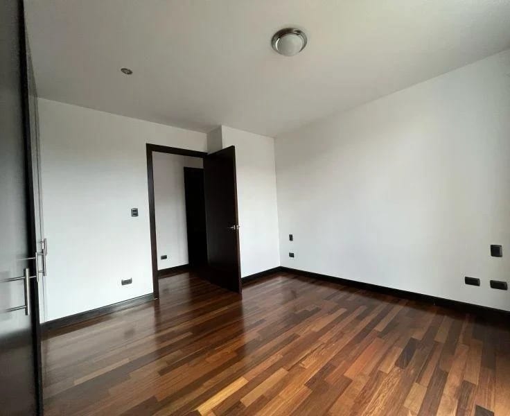 Apartamento en Venta, Amplio E Iluminado en Edificio Midori Vh I Zona — Apartamento en Venta en Midori, Zona 15, Guatemala, Ciudad — foto 5 de 8