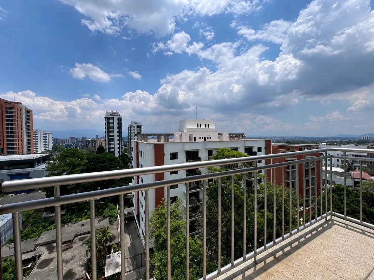 Apartamento en Venta, Amplio E Iluminado en Edificio Midori Vh I Zona — Apartamento en Venta en Midori, Zona 15, Guatemala, Ciudad — foto 6 de 8