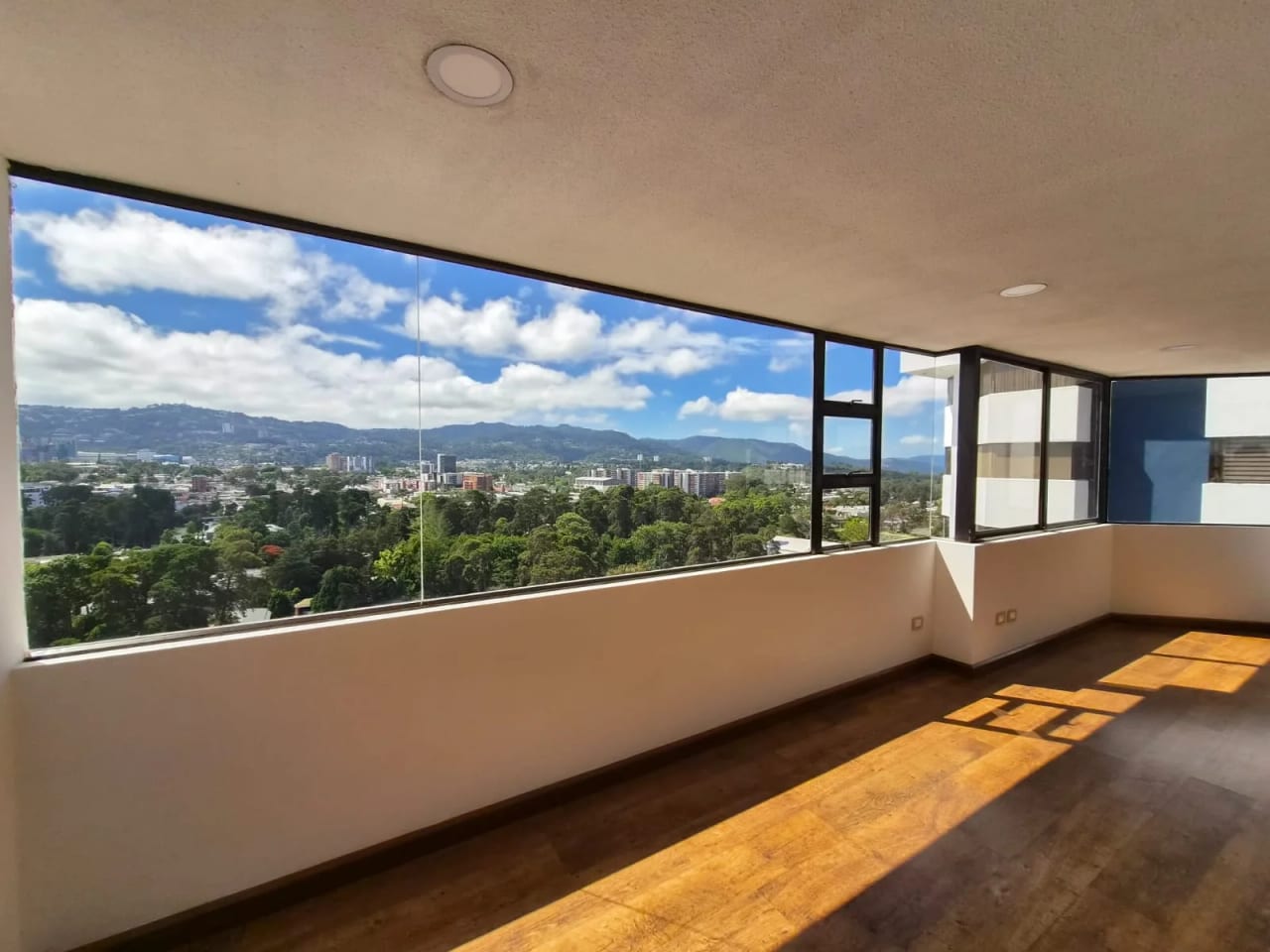 Apartamento en Alquiler en Villabosque Zona 14 — Apartamento en Alquiler en Villalbosque, Zona 14, Guatemala, Ciudad — foto 4 de 12