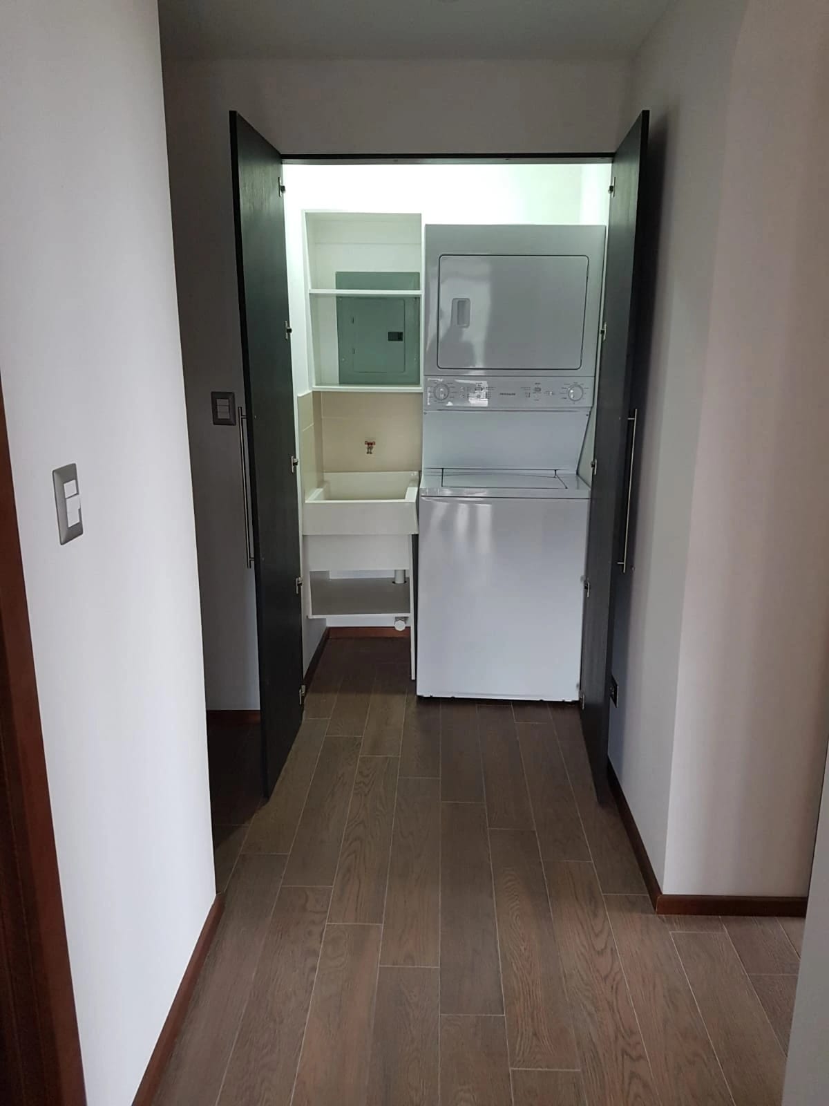 Vendo o Rento Penthouse en el Edificio Villaflor Kanajuyú Zona 16 — Apartamento en Venta en Vilaflor, Zona 16, Guatemala, Ciudad — foto 5 de 13