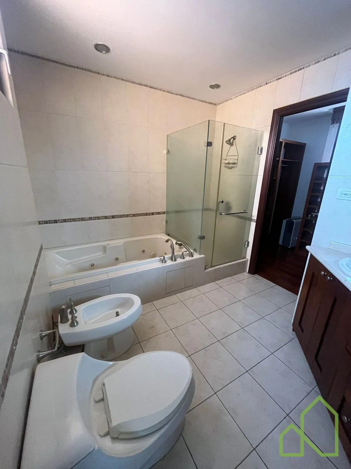 Apartamento en Venta, Edificio Casa Rialto zona 14 para Inversión - 4